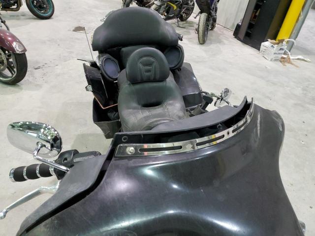 2011 HARLEY-DAVIDSON FLHTC 1HD1FF418BB636129