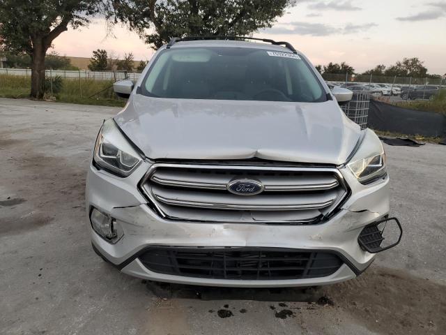 VIN 1FMCU0G93HUB96568 2017 Ford Escape, SE no.5