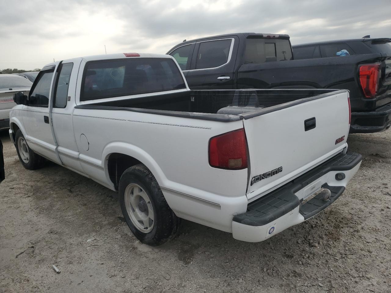 Lot #2986854029 1998 GMC SONOMA