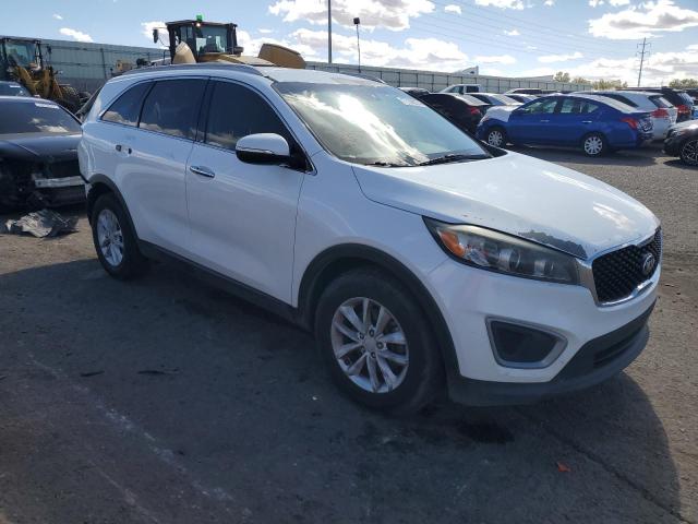 VIN 5XYPG4A38GG069386 2016 KIA Sorento, LX no.4