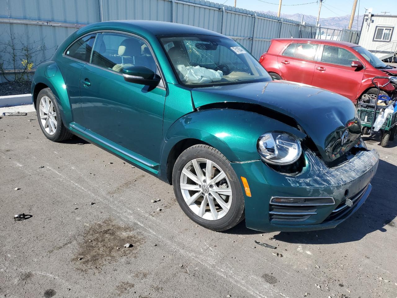 Lot #2902994867 2017 VOLKSWAGEN BEETLE SE