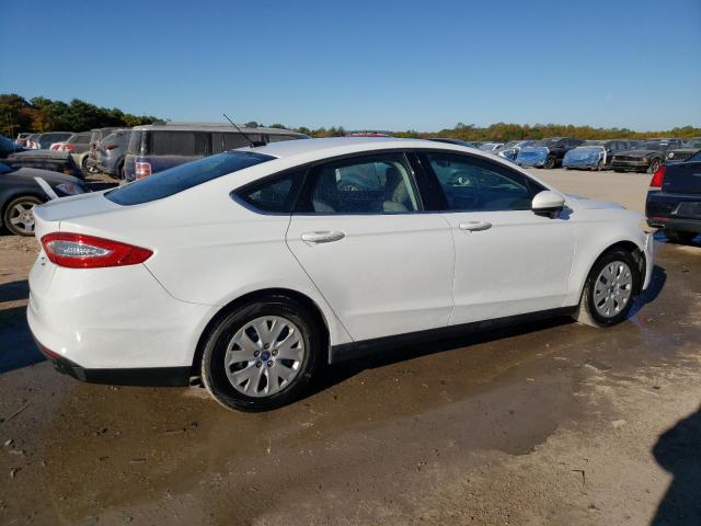 VIN 1FA6P0G76E5377215 2014 Ford Fusion, S no.3