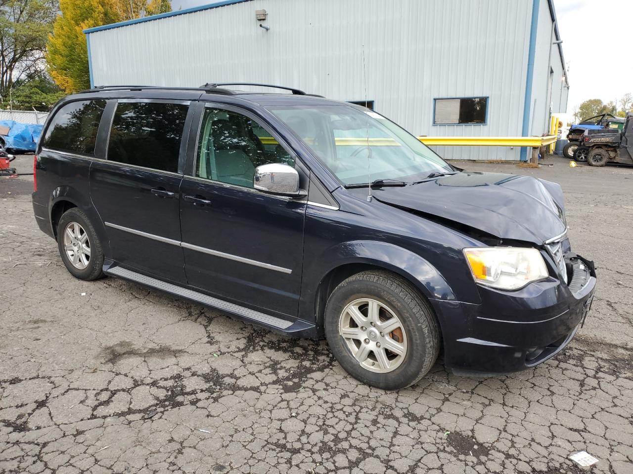 Lot #3004300719 2010 CHRYSLER TOWN & COU