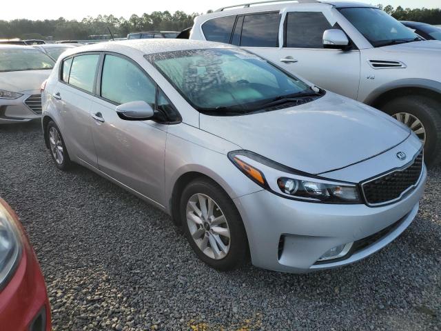 VIN KNAFK5A84H5726171 2017 KIA Forte, LX no.4