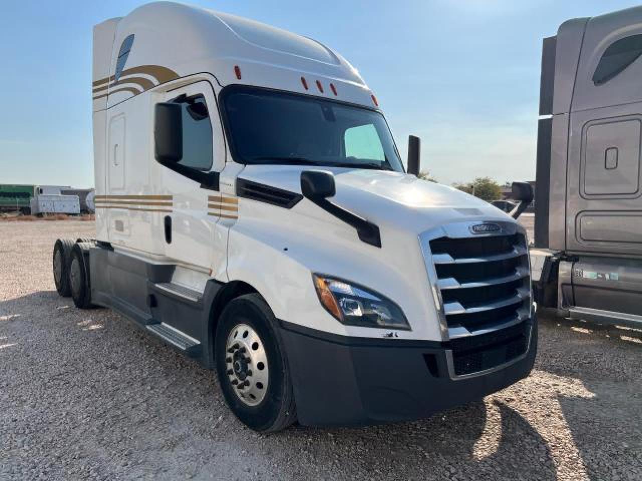 Lot #2921226476 2020 FREIGHTLINER CASCADIA 1