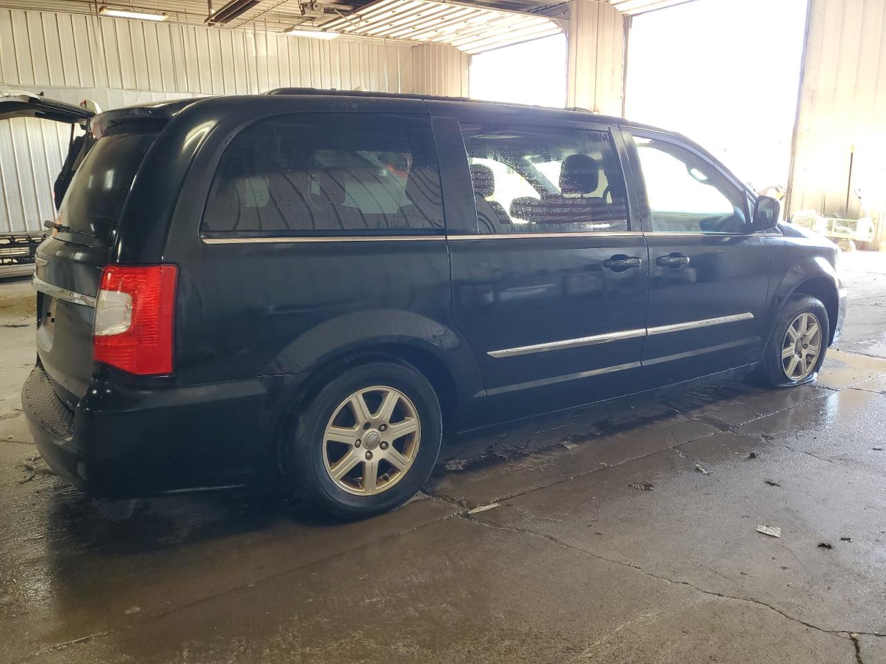 Lot #2974089541 2012 CHRYSLER TOWN & COU