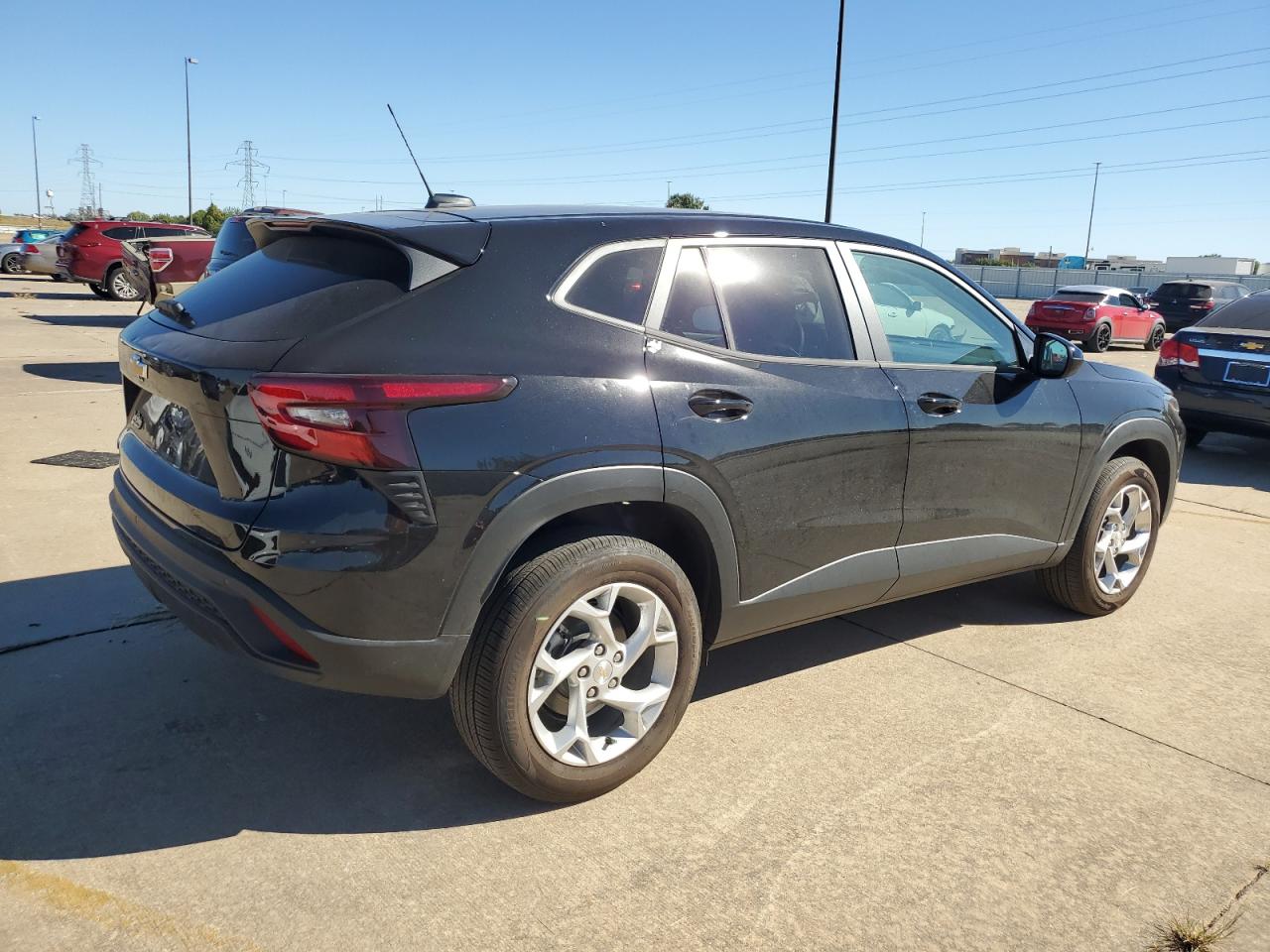 Lot #2955432511 2025 CHEVROLET TRAX LS