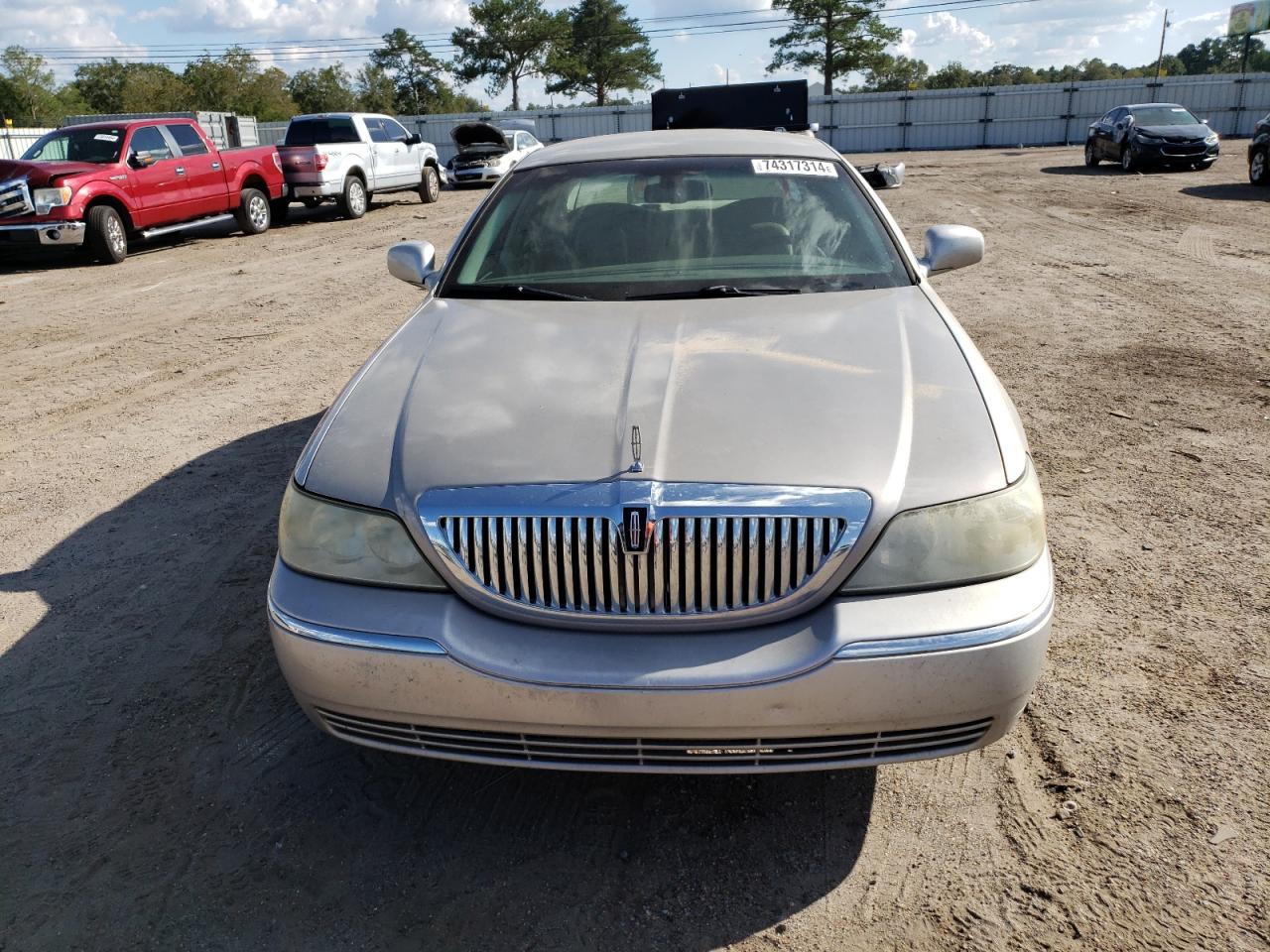 Lot #2945842751 2009 LINCOLN TOWN CAR S