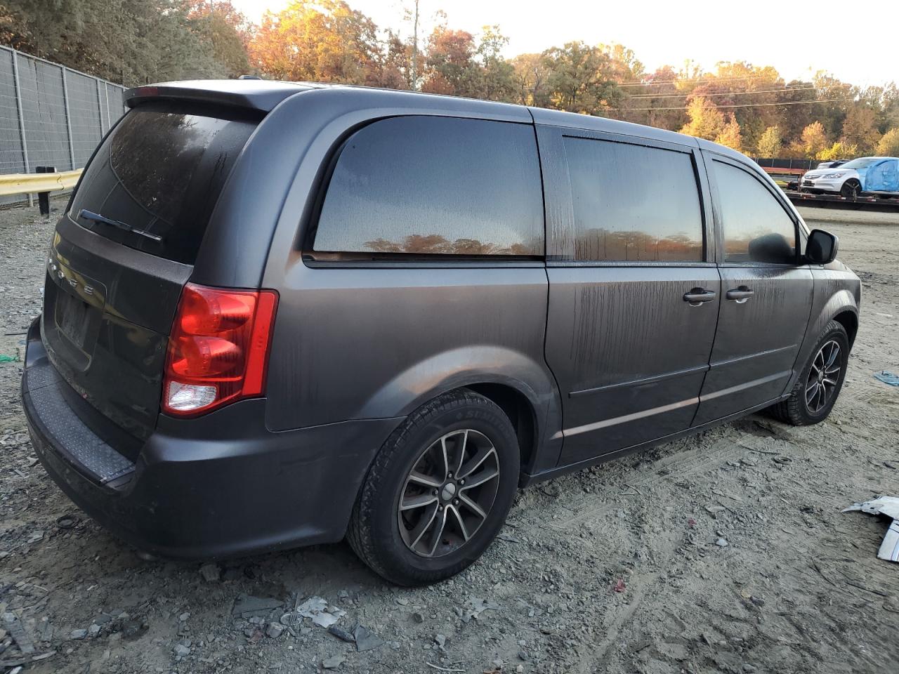 Lot #3024161840 2015 DODGE GRAND CARA