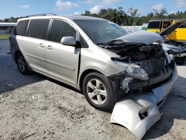 VIN 5TDKK3DC0FS558302 2015 Toyota Sienna, LE no.4