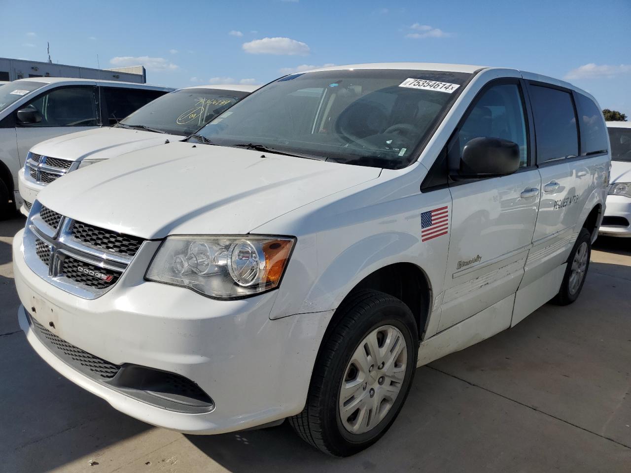 Lot #2925443439 2017 DODGE GRAND CARA