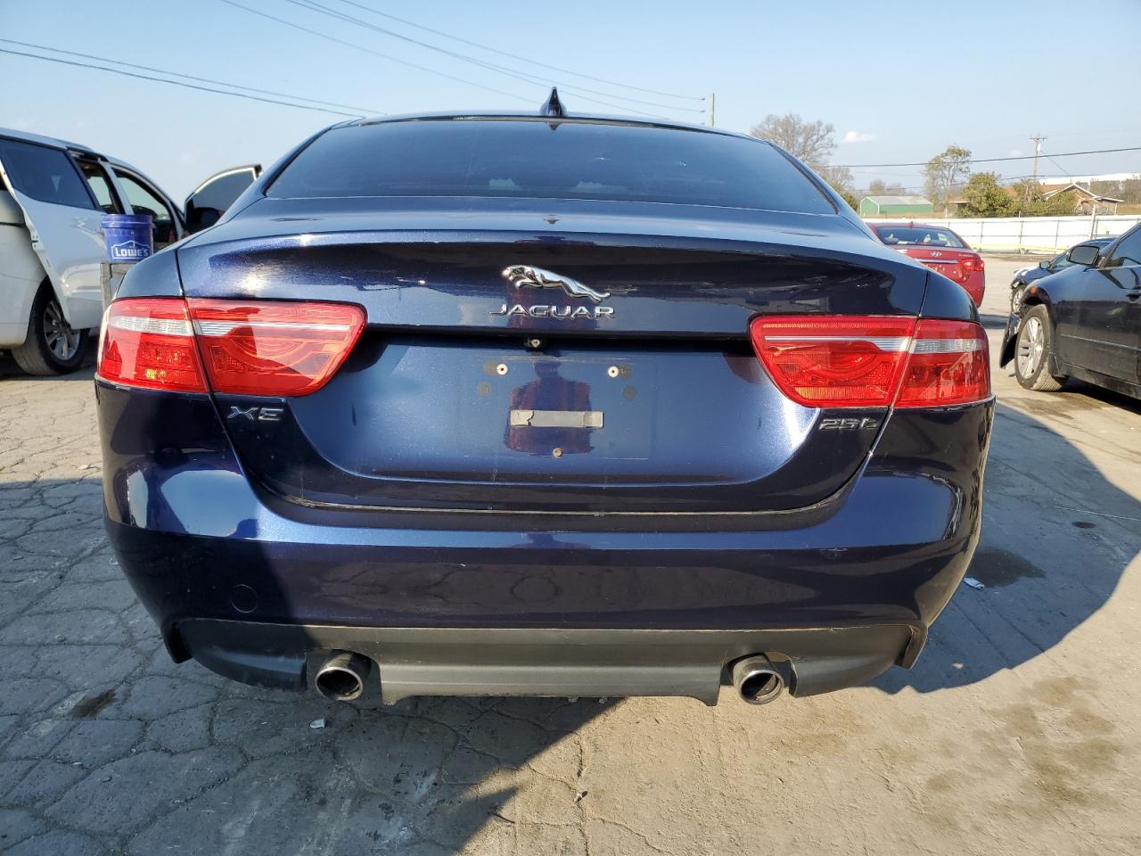 Lot #2945136709 2017 JAGUAR XE