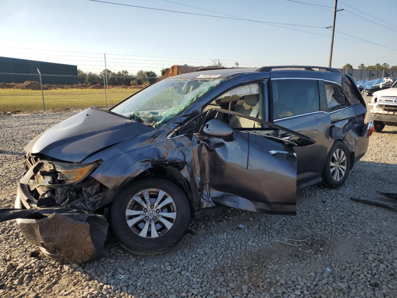 Lot #2952665213 2016 HONDA ODYSSEY SE