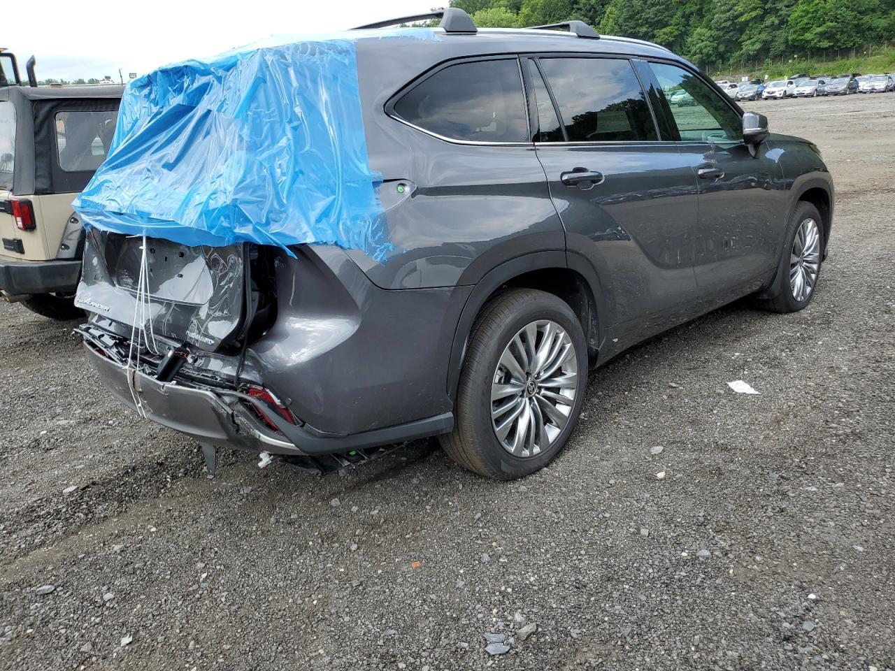 Lot #2935663837 2024 TOYOTA HIGHLANDER