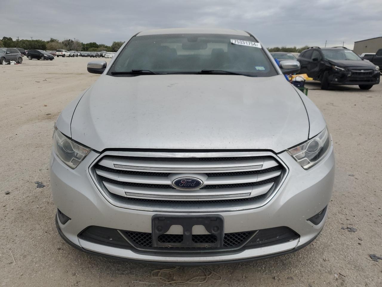 Lot #2962528816 2013 FORD TAURUS LIM