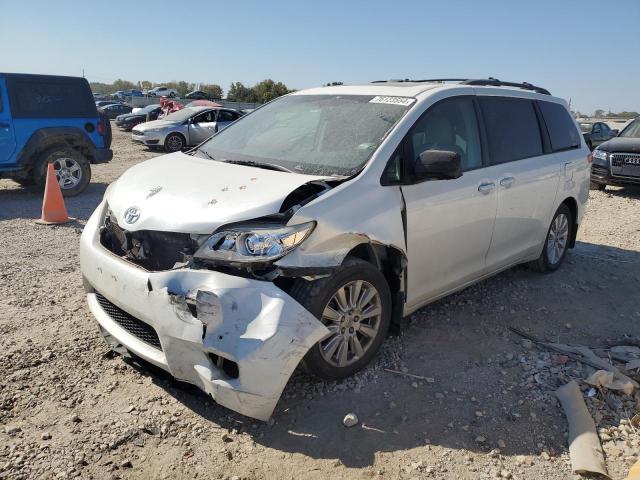 TOYOTA SIENNA XLE 2011 white  gas 5TDYK3DC8BS053144 photo #1