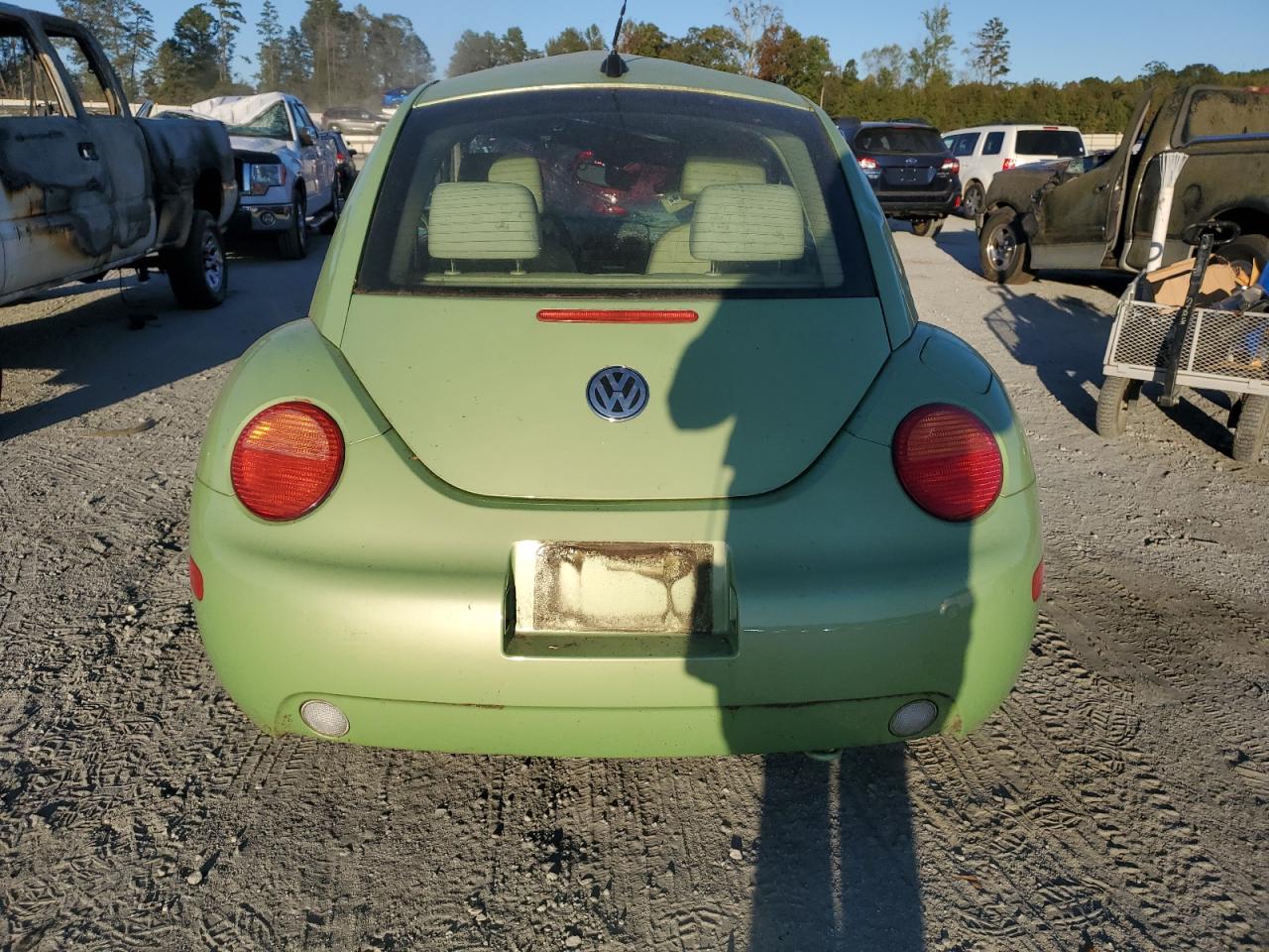 Lot #2926124758 2005 VOLKSWAGEN NEW BEETLE