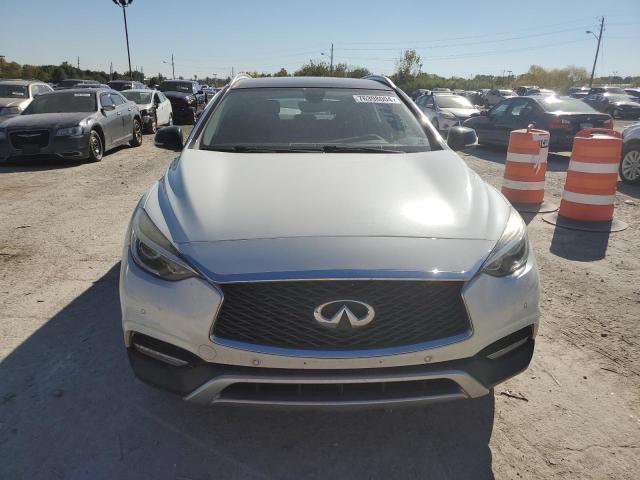 VIN SJKCH5CR4HA036063 2017 INFINITI QX30 no.5