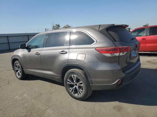 VIN 5TDZZRFH8KS303252 2019 Toyota Highlander, LE no.2