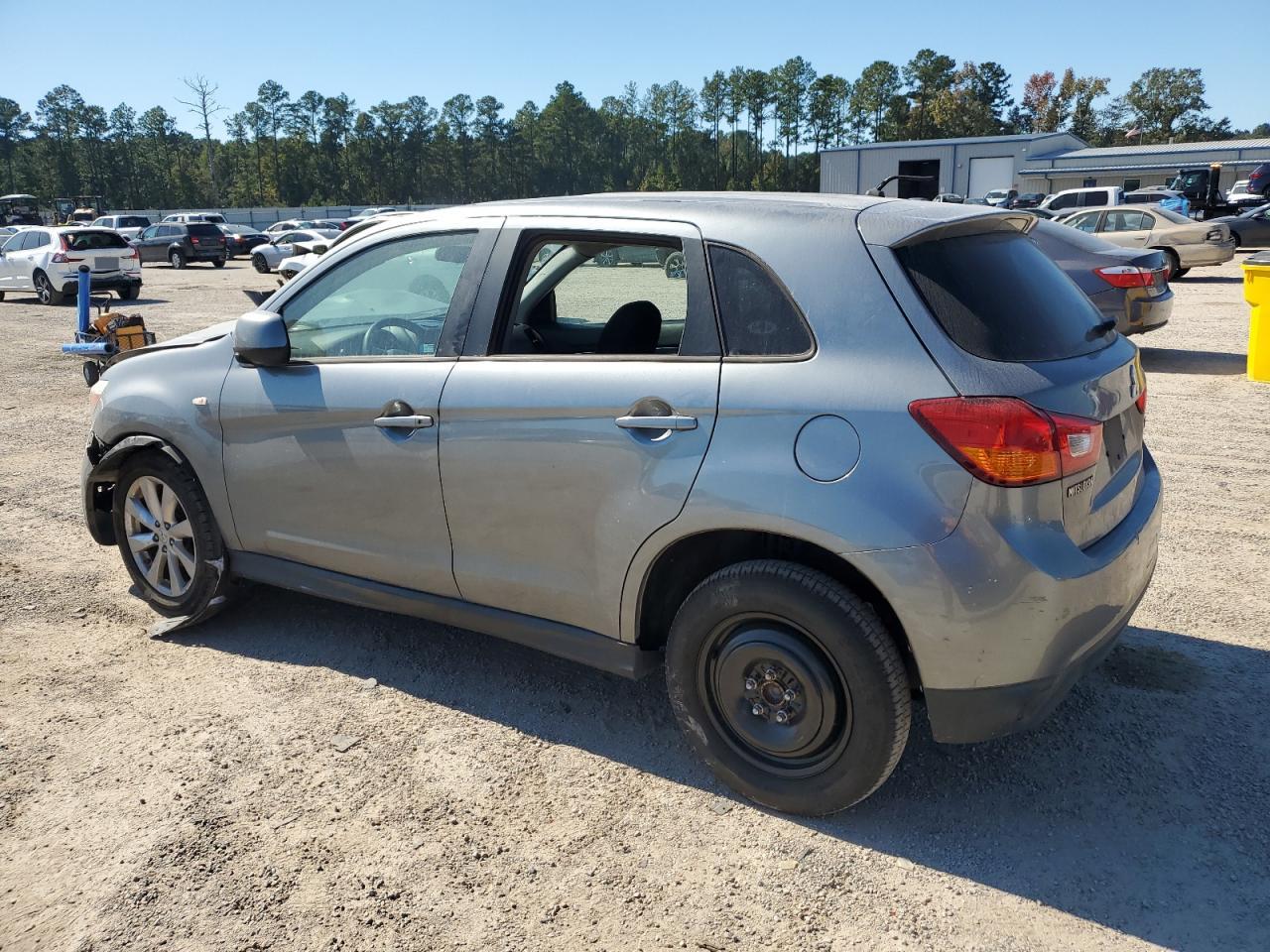 Lot #2935793856 2015 MITSUBISHI OUTLANDER