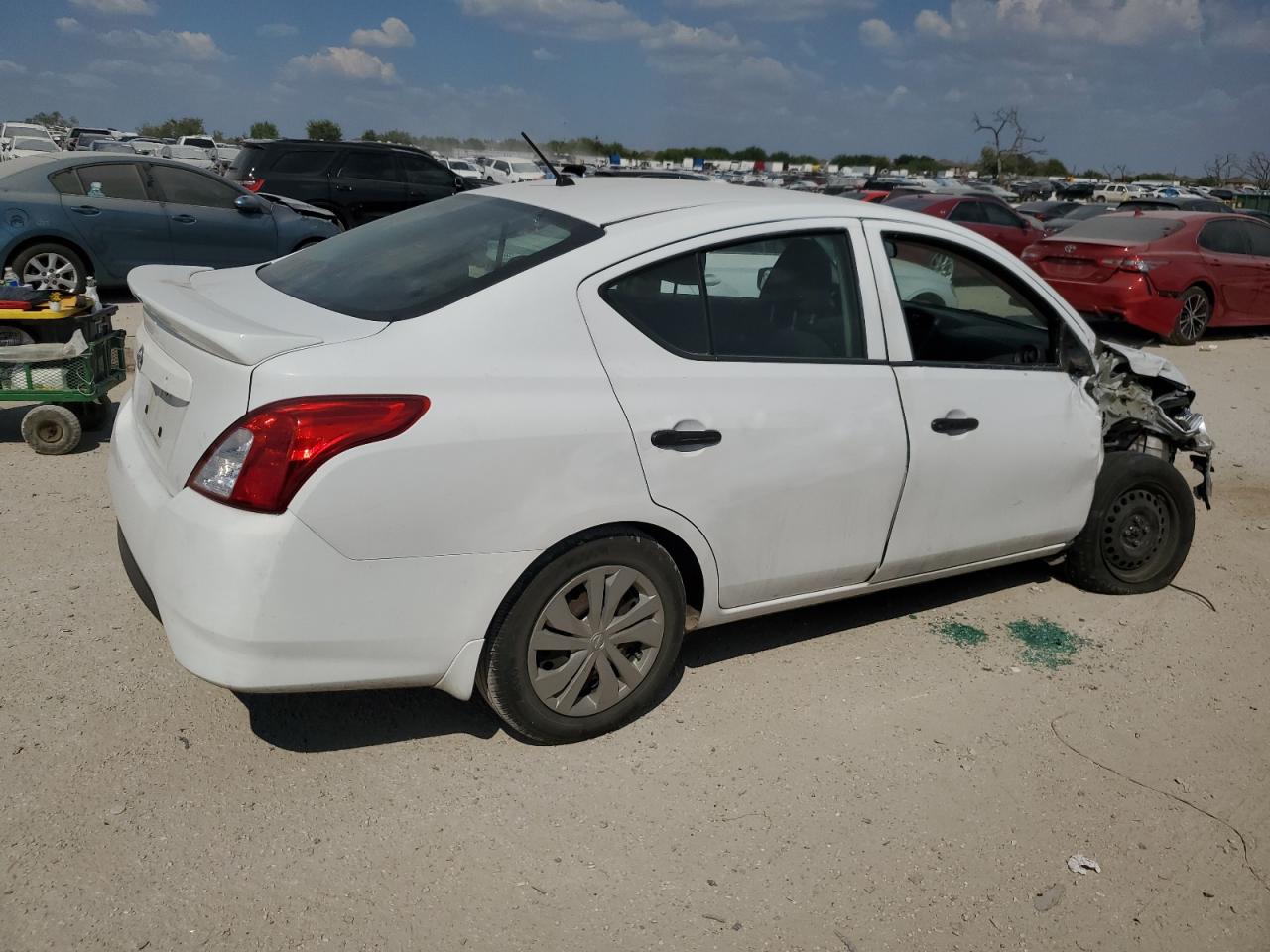 Lot #2921729772 2018 NISSAN VERSA S