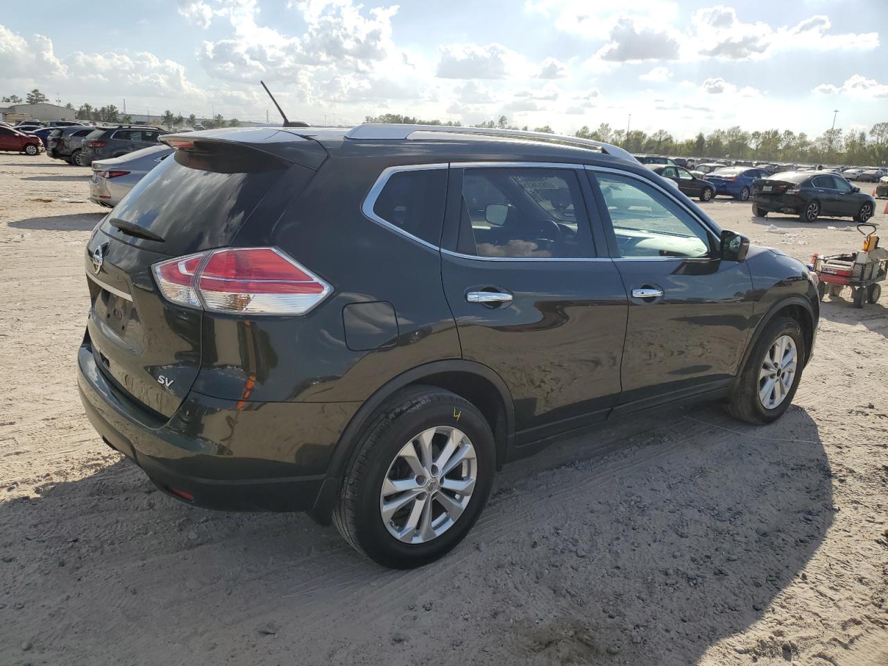 Lot #2957632134 2016 NISSAN ROGUE S