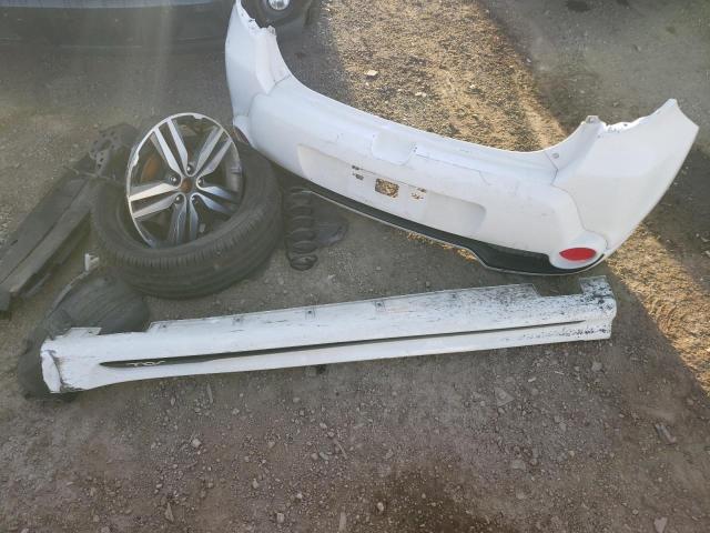 2016 KIA SOUL + - KNDJP3A57G7364591