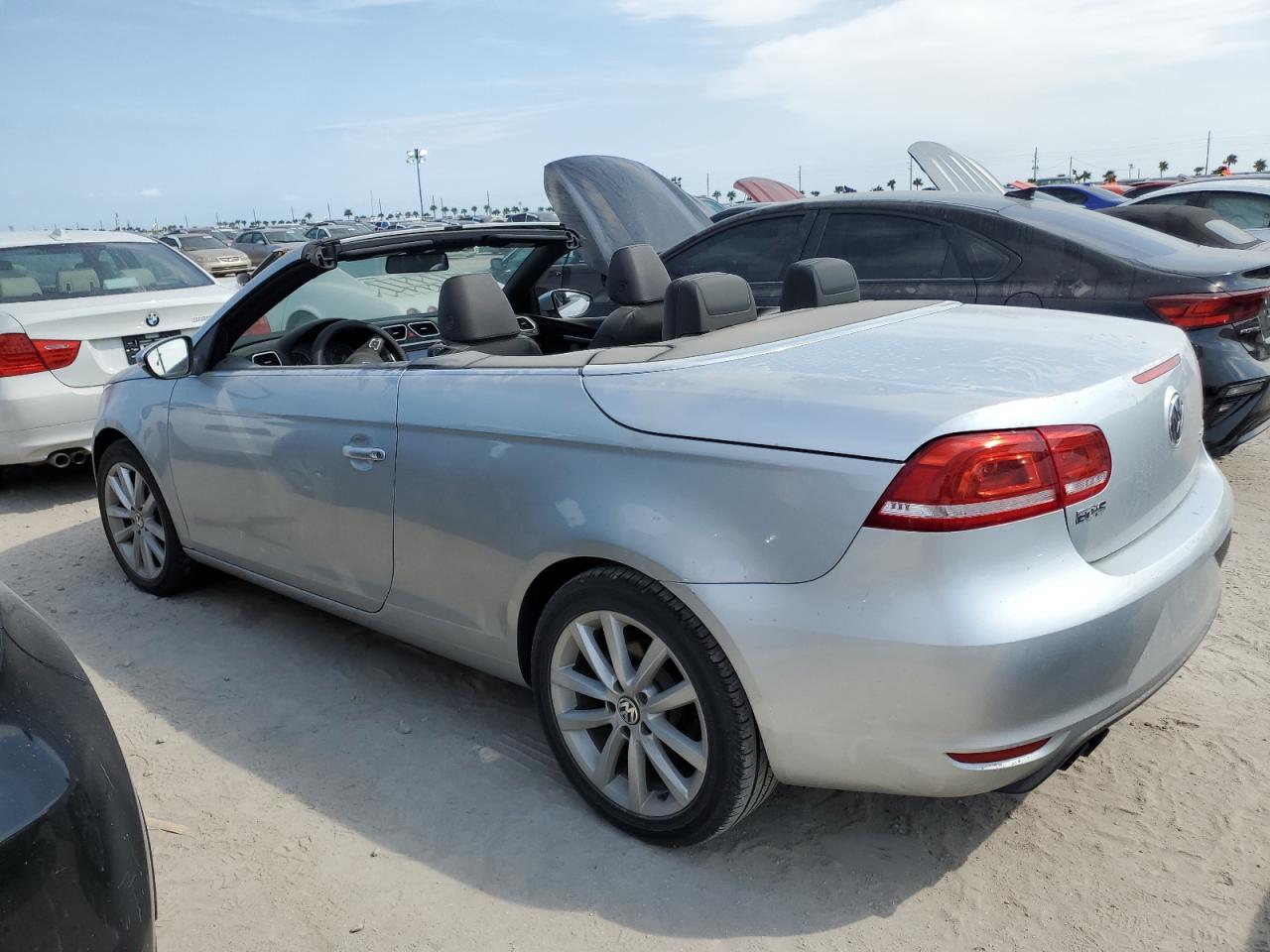 Lot #2970051524 2014 VOLKSWAGEN EOS KOMFOR