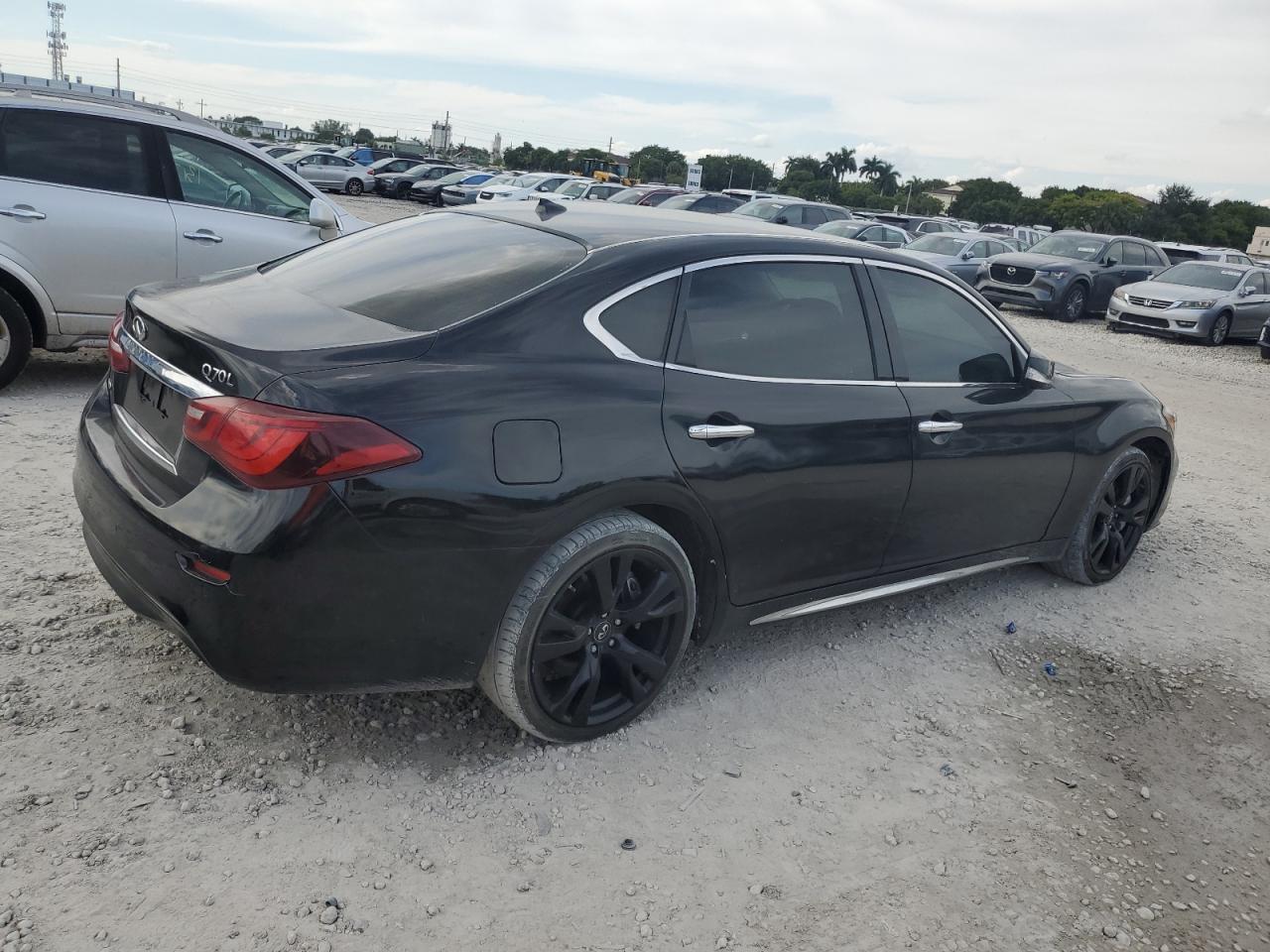 INFINITI Q70L 5.6 2017 black  gas JN1AY1PR6HM150029 photo #4