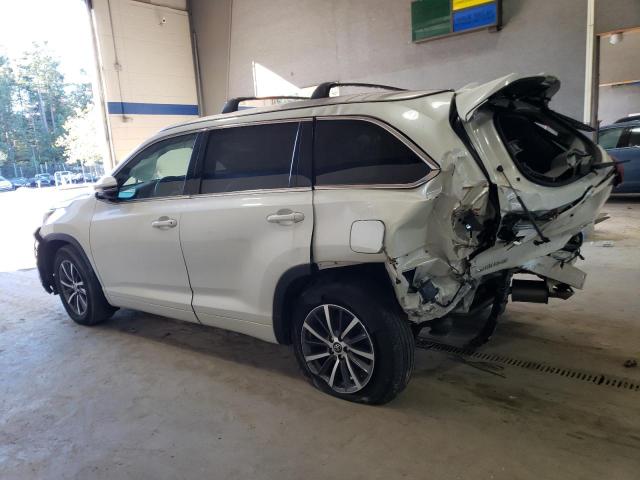 VIN 5TDJZRFH3HS516440 2017 Toyota Highlander, SE no.2