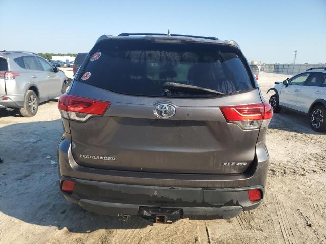 VIN 5TDJZRFH2JS873887 2018 Toyota Highlander, SE no.6