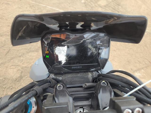 2024 DUCATI STREETFIGH ZDMFAKWW4RB009482