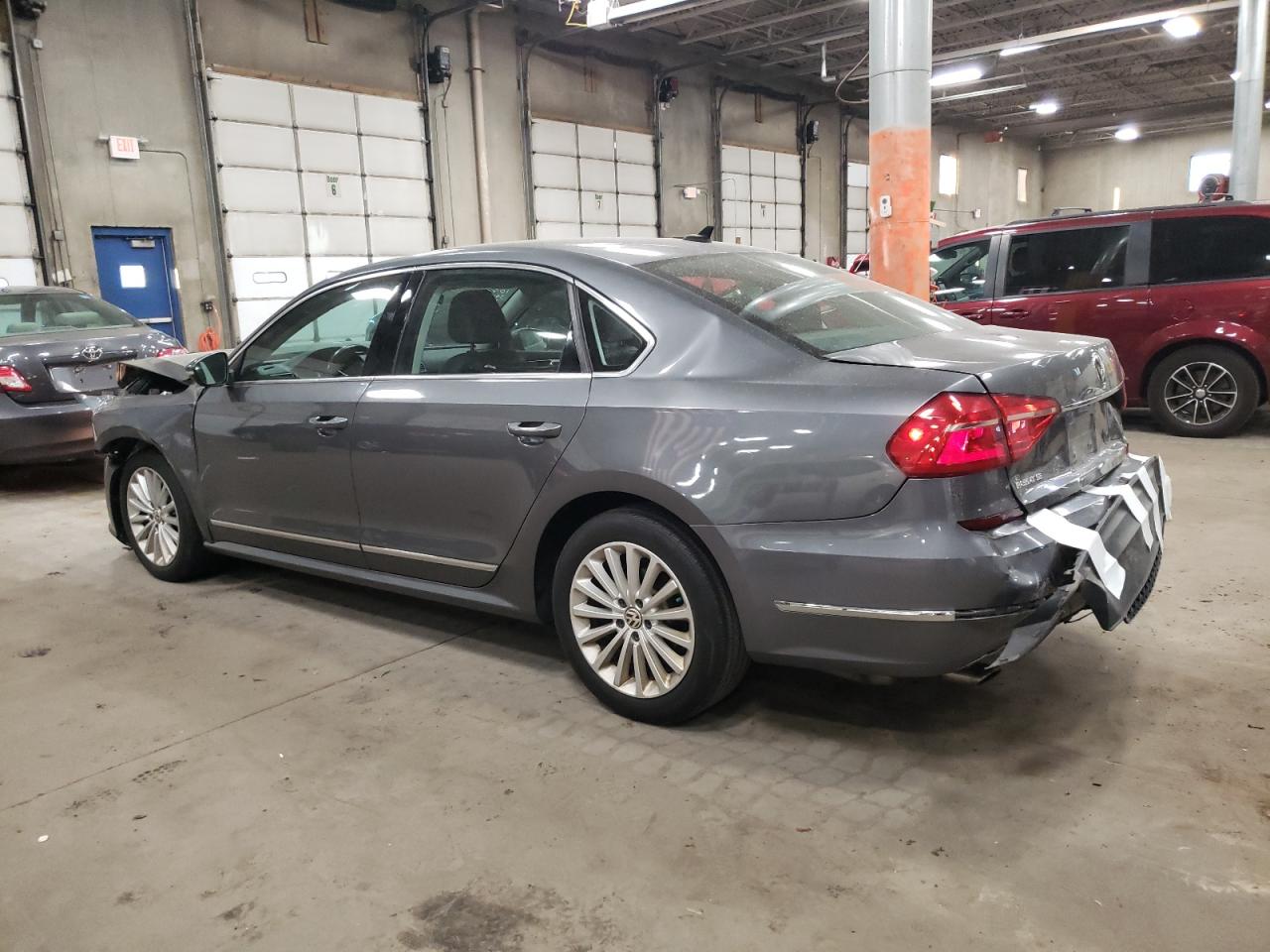 VOLKSWAGEN PASSAT SE