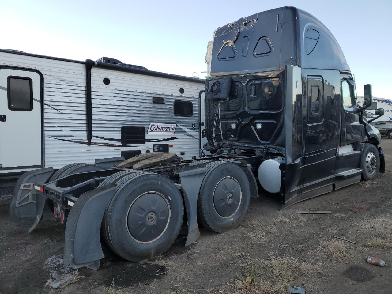 Lot #2940519448 2020 FREIGHTLINER CASCADIA 1