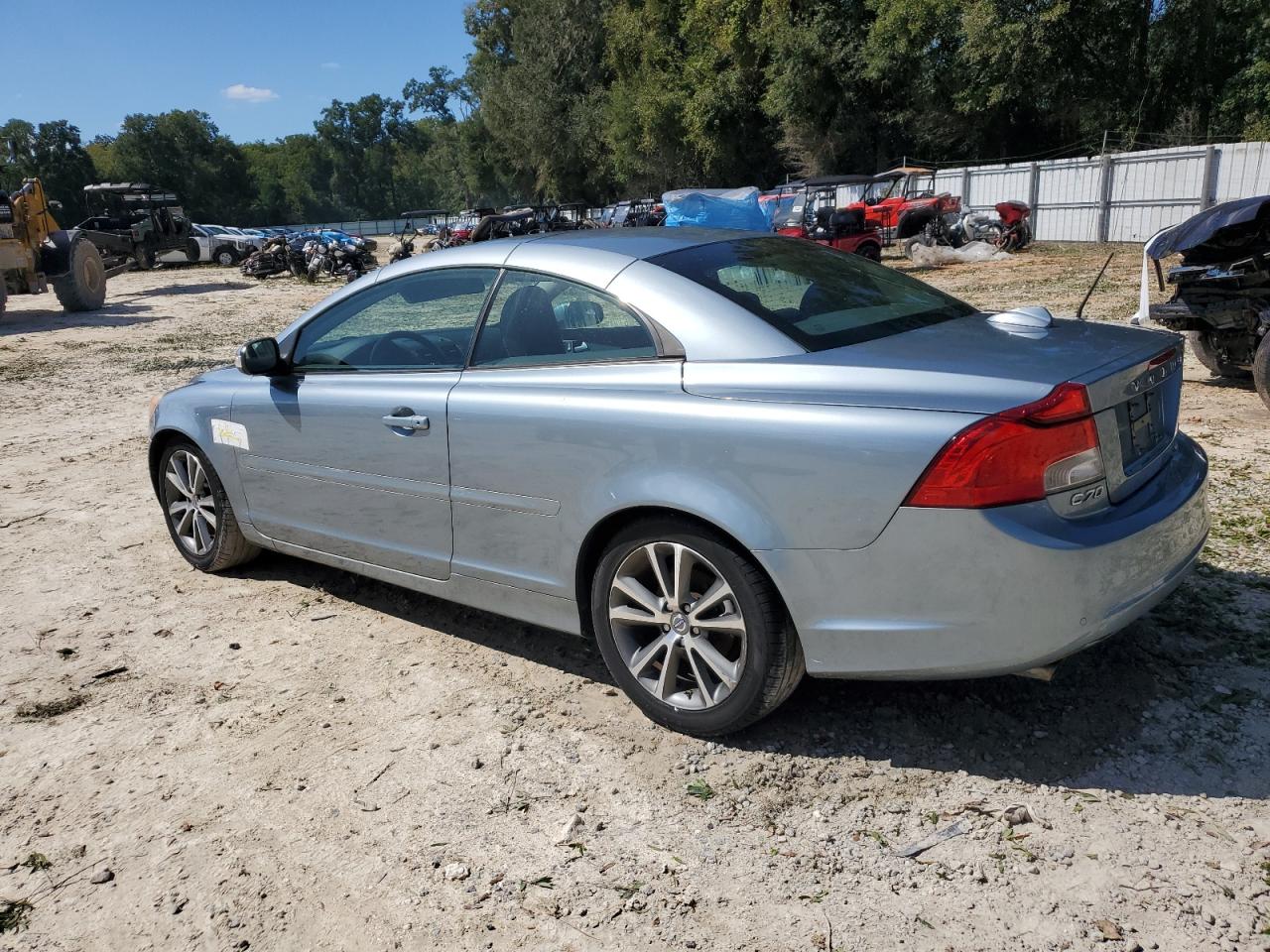 Lot #2955321514 2012 VOLVO C70 T5