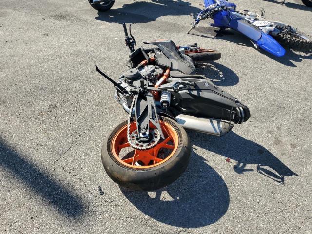 2023 KTM 890 DUKE R VBKTU9403PM849220