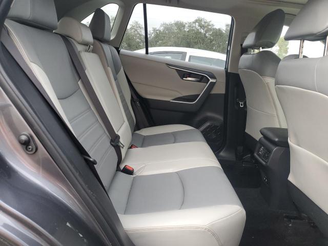 2019 TOYOTA RAV4 XLE P - JTMA1RFV2KD005978