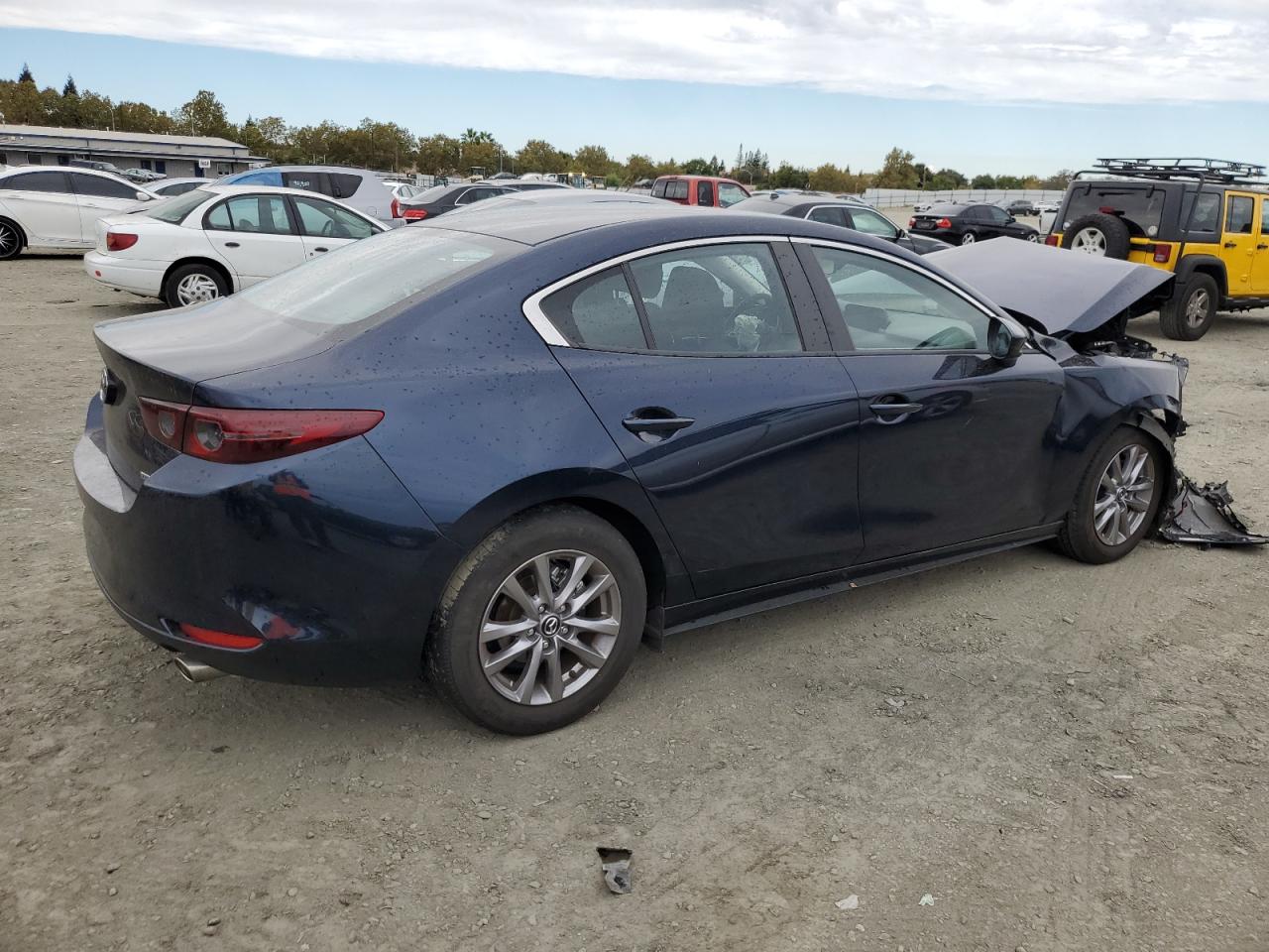 Lot #3049601622 2021 MAZDA 3