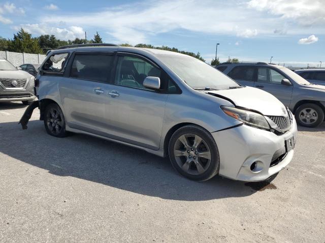 VIN 5TDXK3DC4FS598694 2015 Toyota Sienna, Sport no.4