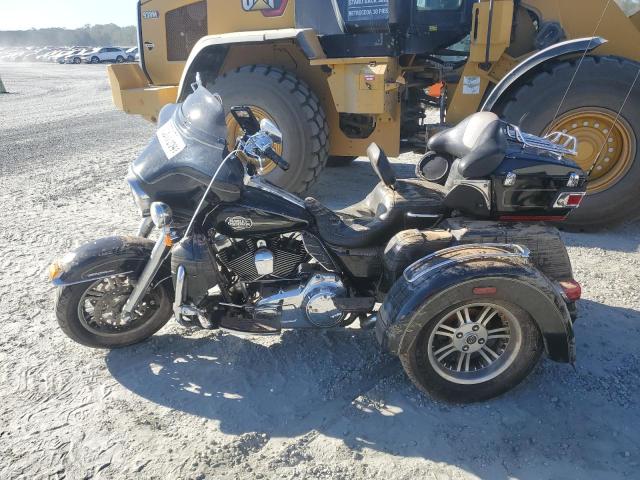 2011 HARLEY-DAVIDSON FLHTCUTG 1HD1MAM16BB850982