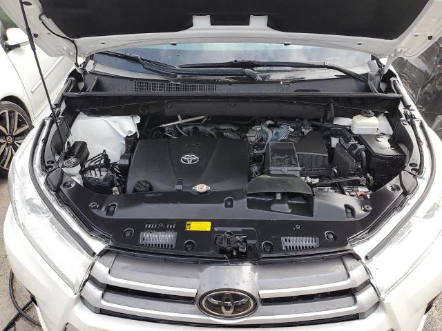 VIN 5TDKZRFH7JS281633 2018 Toyota Highlander, SE no.12