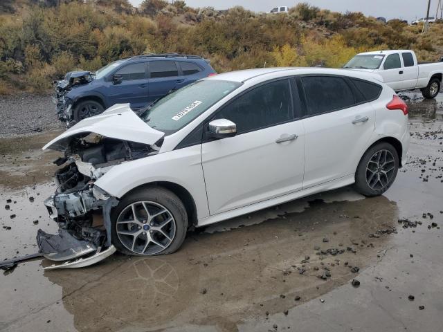 VIN 1FADP3K29GL246847 2016 Ford Focus, SE no.1