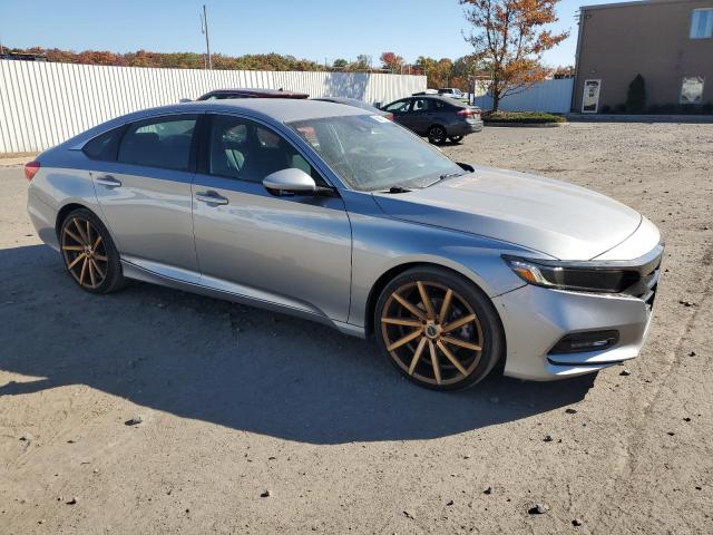 VIN 1HGCV1F35KA135608 2019 HONDA ACCORD no.4