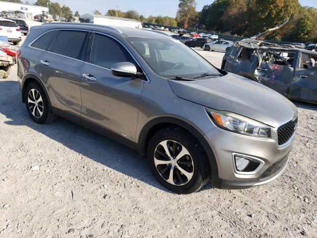 VIN 5XYPHDA56HG241320 2017 KIA Sorento, EX no.4