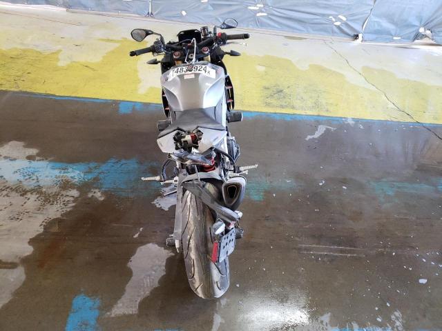 2022 APRILIA TUONO V4 1 ZD4KZUA01NS000559