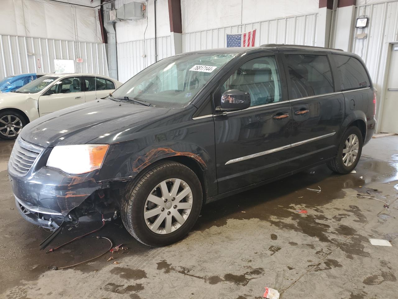 Lot #2924020185 2014 CHRYSLER TOWN & COU