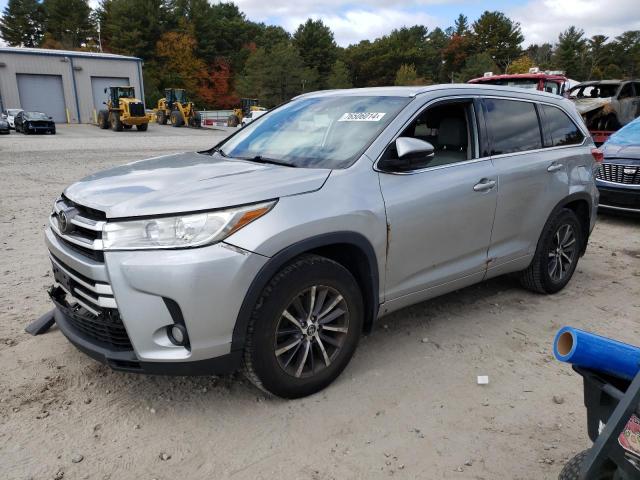 VIN 5TDJZRFHXJS526467 2018 Toyota Highlander, SE no.1