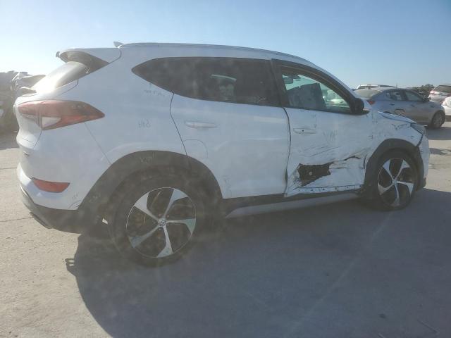 VIN KM8J33AL4JU800957 2018 Hyundai Tucson, Sport no.3