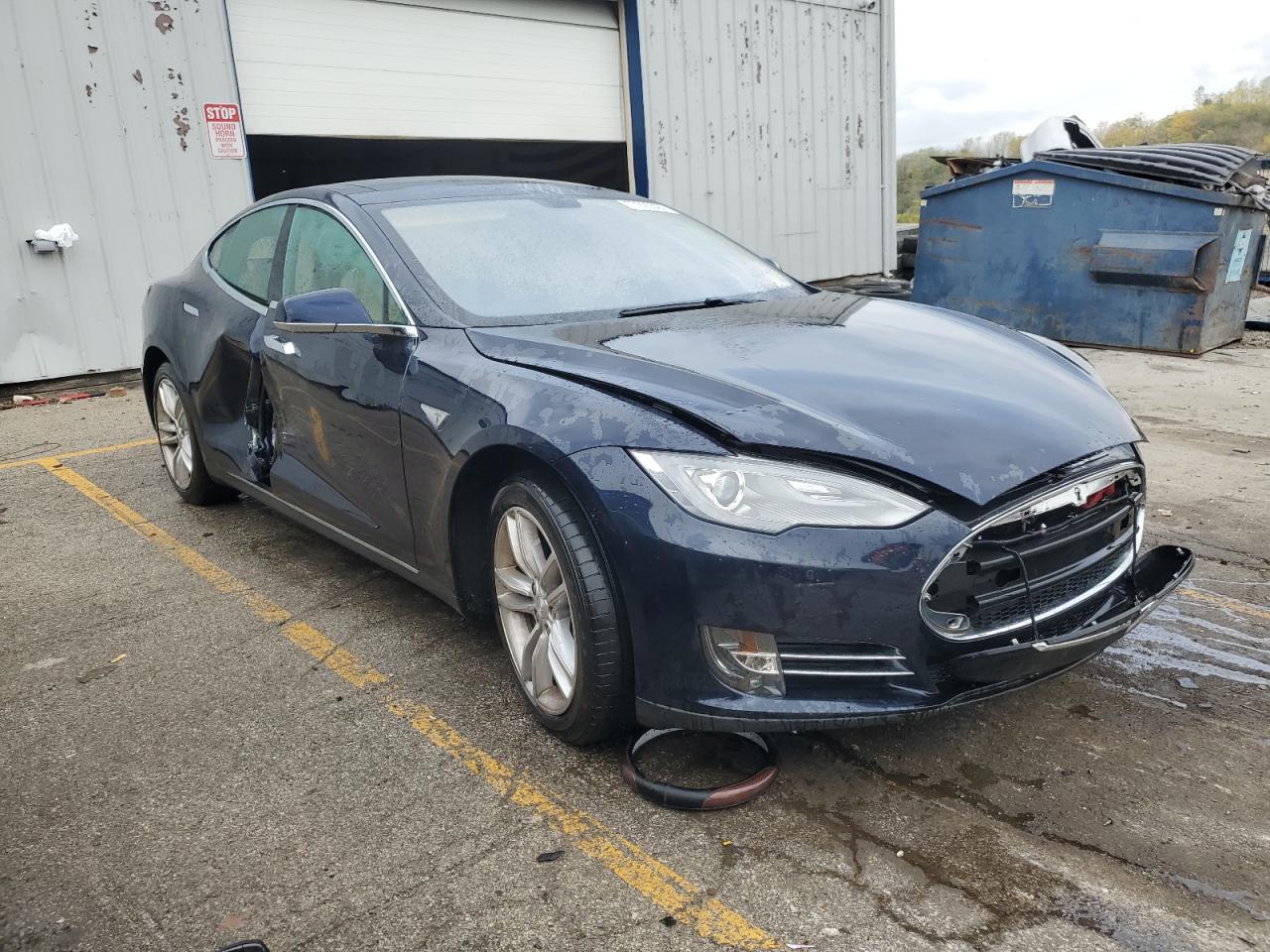 Lot #2955301554 2014 TESLA MODEL S