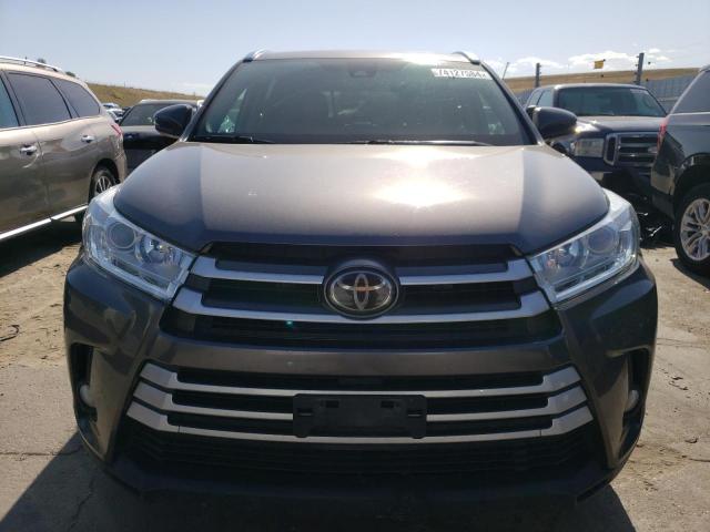 VIN 5TDJZRFH6JS525641 2018 Toyota Highlander, SE no.5